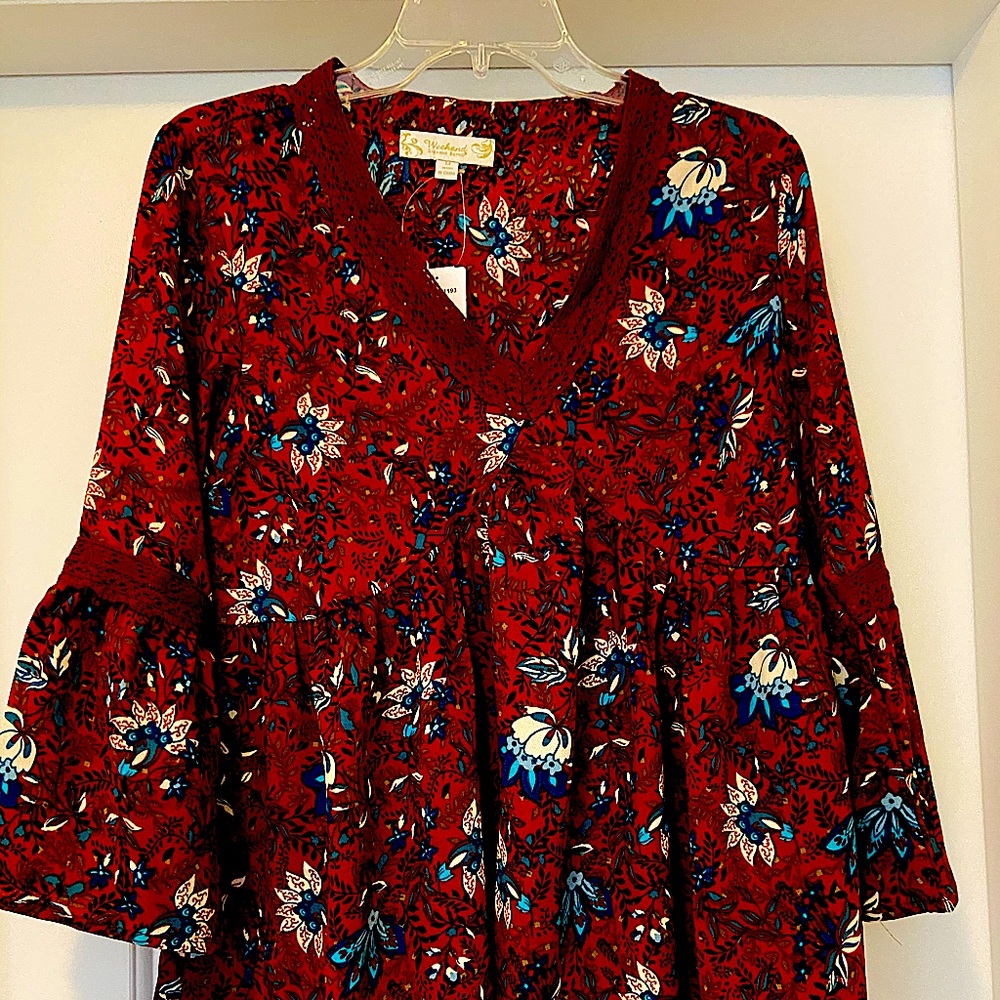Suzanne Betro babydoll/flared style top in size M